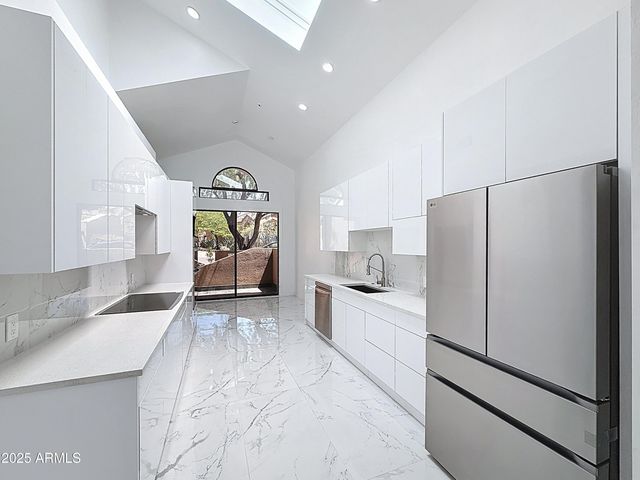 25150 N WINDY WALK Drive 14, Scottsdale, AZ 85255