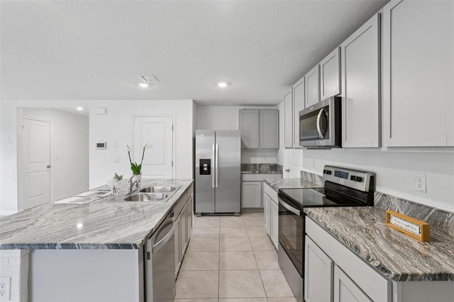 7530 BROAD POINTE DRIVE, Zephyrhills, FL 33540