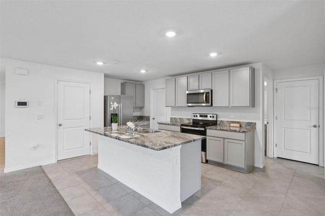 7530 BROAD POINTE DRIVE, Zephyrhills, FL 33540