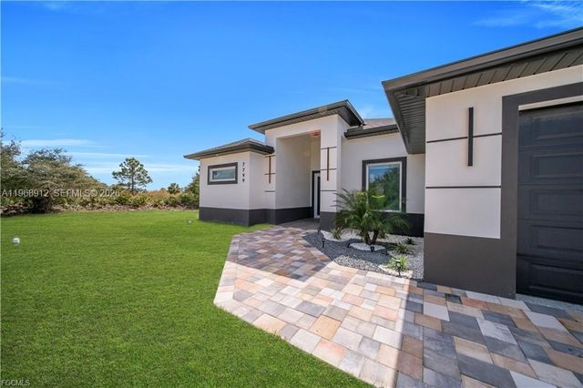 7799 15th Place, Labelle, FL 33935