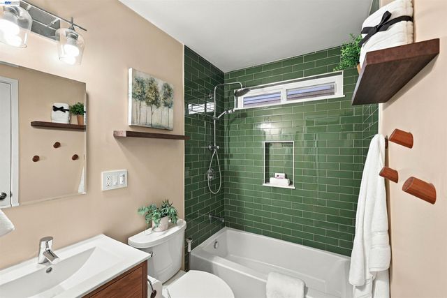 1337 Excelsior Ave., Oakland, CA 94602