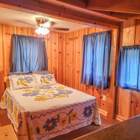 20401 Elise'S Lazy Lane, Wheatland, MO 65779