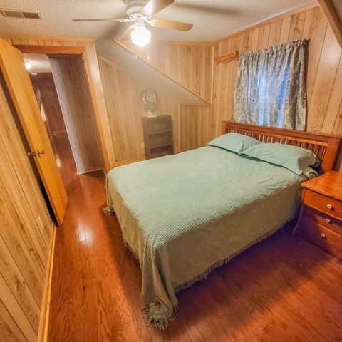 20401 Elise'S Lazy Lane, Wheatland, MO 65779