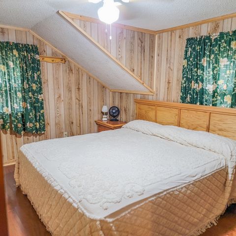 20401 Elise'S Lazy Lane, Wheatland, MO 65779