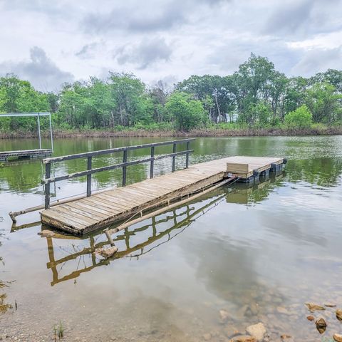 20401 Elise'S Lazy Lane, Wheatland, MO 65779