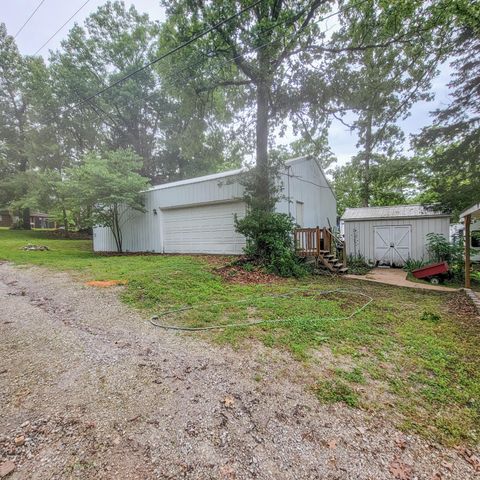 20401 Elise'S Lazy Lane, Wheatland, MO 65779