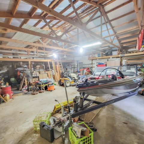 20401 Elise'S Lazy Lane, Wheatland, MO 65779