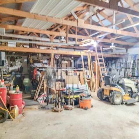 20401 Elise'S Lazy Lane, Wheatland, MO 65779