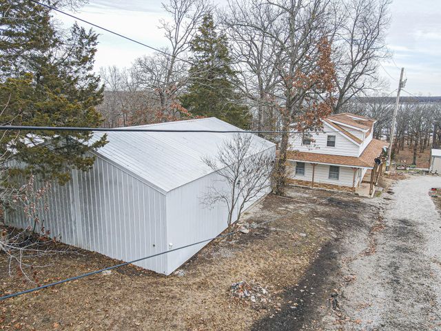20401 Elise'S Lazy Lane, Wheatland, MO 65779