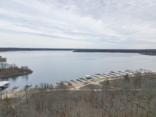 20401 Elise'S Lazy Lane, Wheatland, MO 65779