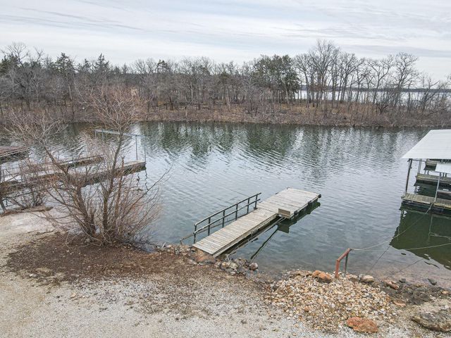 20401 Elise'S Lazy Lane, Wheatland, MO 65779