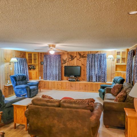 20401 Elise'S Lazy Lane, Wheatland, MO 65779