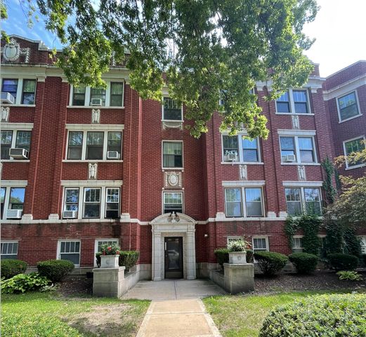 125 Washington Boulevard 2, Oak Park, IL 60302