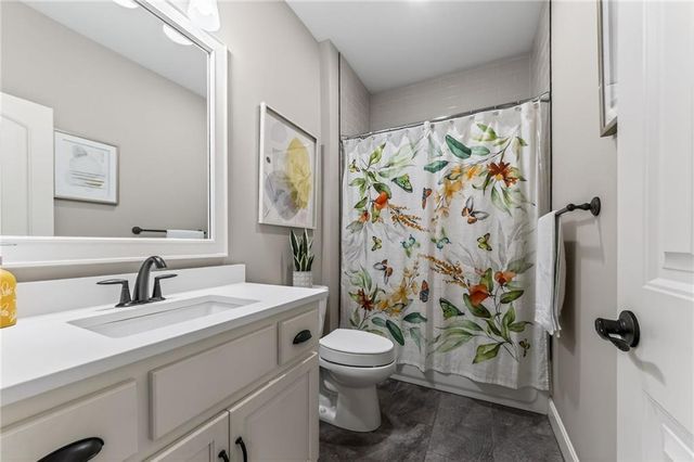 433 NW Kaylea Court, Lee's Summit, MO 64081