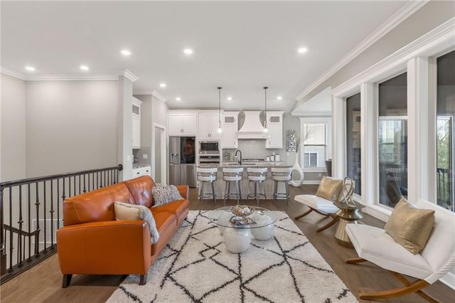 433 NW Kaylea Court, Lee's Summit, MO 64081