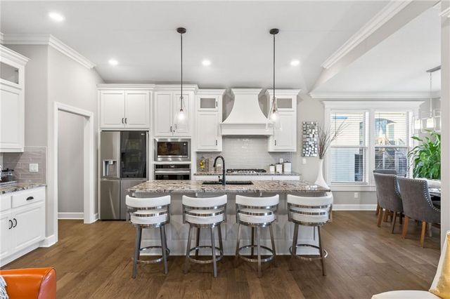 433 NW Kaylea Court, Lee's Summit, MO 64081