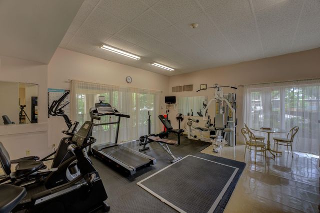 475 N Highland St Apt 10J, Memphis, TN 38122