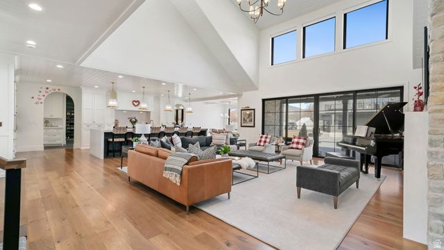 6756 W 10050 N, Highland, UT 84003