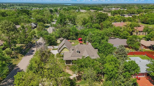 326 W Liberty Street, Pilot Point, TX 76258