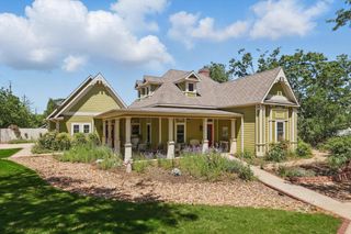 326 W Liberty Street, Pilot Point, TX 76258