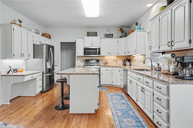 4708 Muirfield Drive, Lawrence, KS 66047