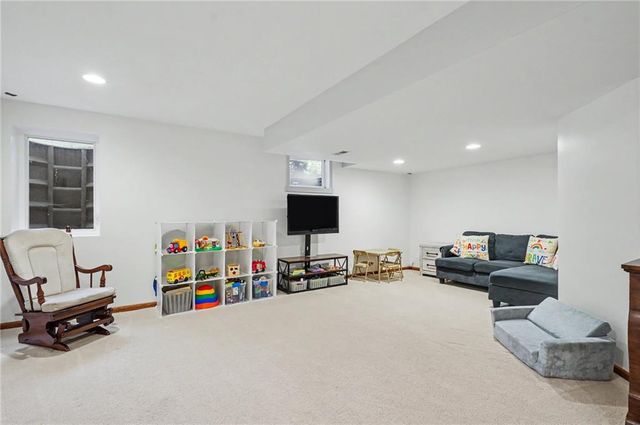 4708 Muirfield Drive, Lawrence, KS 66047