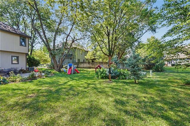 4708 Muirfield Drive, Lawrence, KS 66047