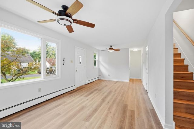 402 LARCHWOOD AVE, Feasterville-trevose, PA 19053