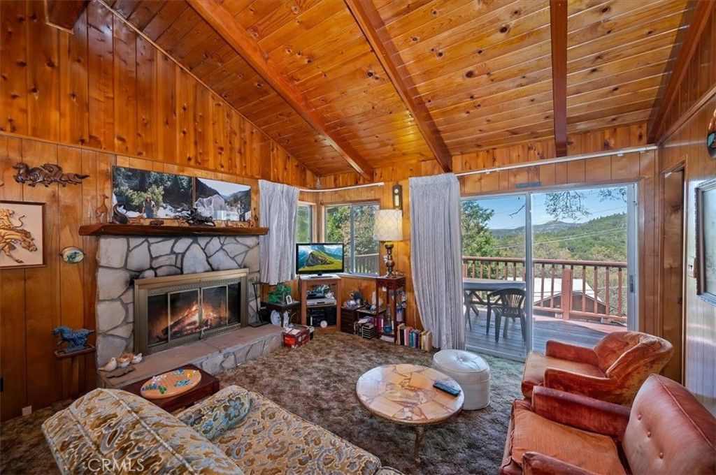 Image 12 of property listing at 695 Arth Drive, Crestline, CA 92325