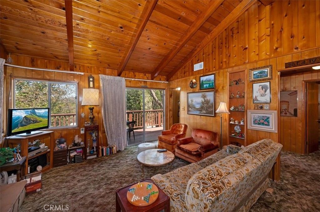 Image 14 of property listing at 695 Arth Drive, Crestline, CA 92325
