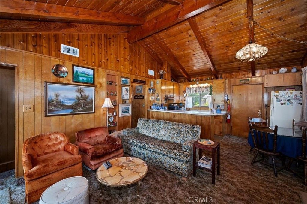 Image 16 of property listing at 695 Arth Drive, Crestline, CA 92325
