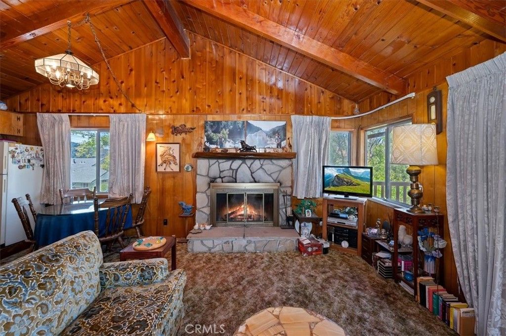 Image 17 of property listing at 695 Arth Drive, Crestline, CA 92325