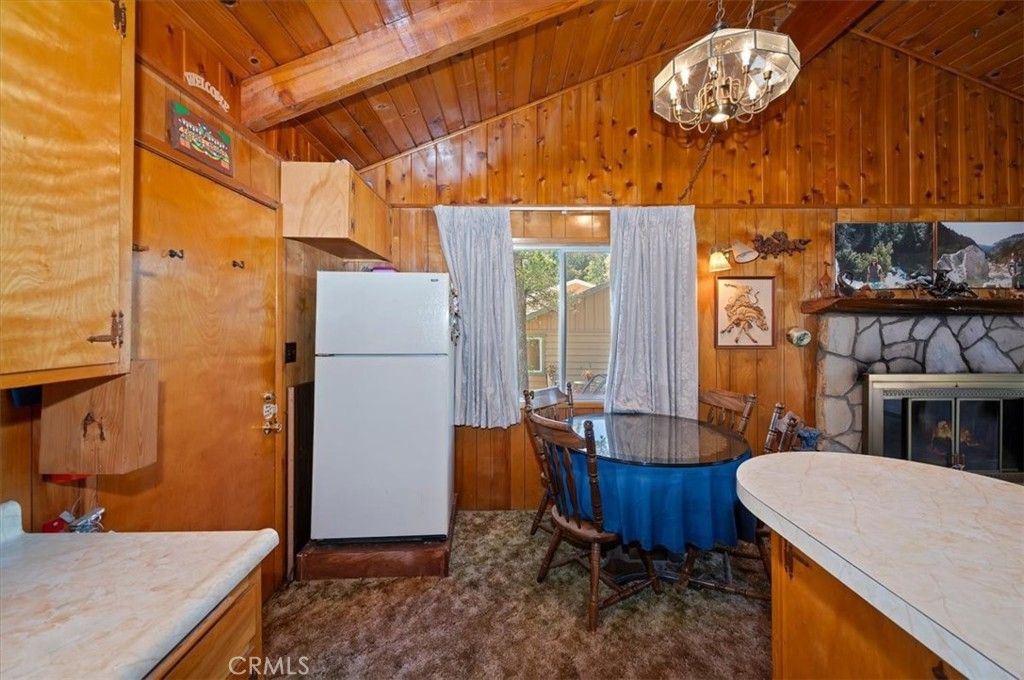 Image 23 of property listing at 695 Arth Drive, Crestline, CA 92325
