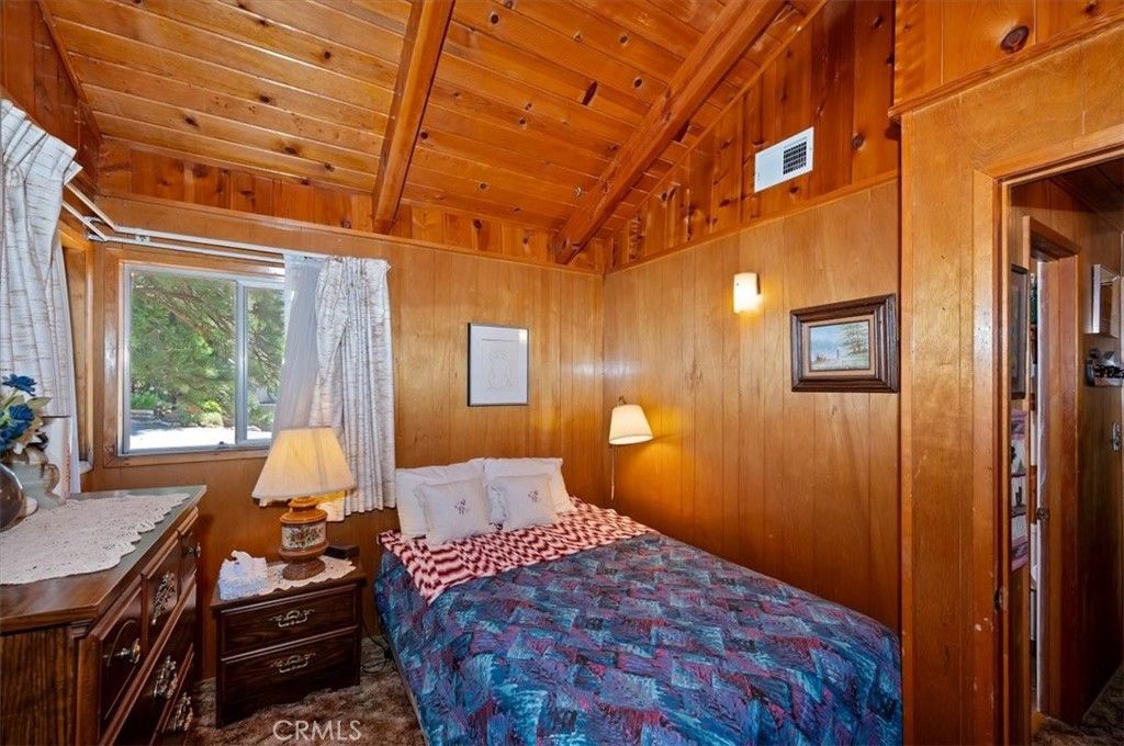 Image 30 of property listing at 695 Arth Drive, Crestline, CA 92325