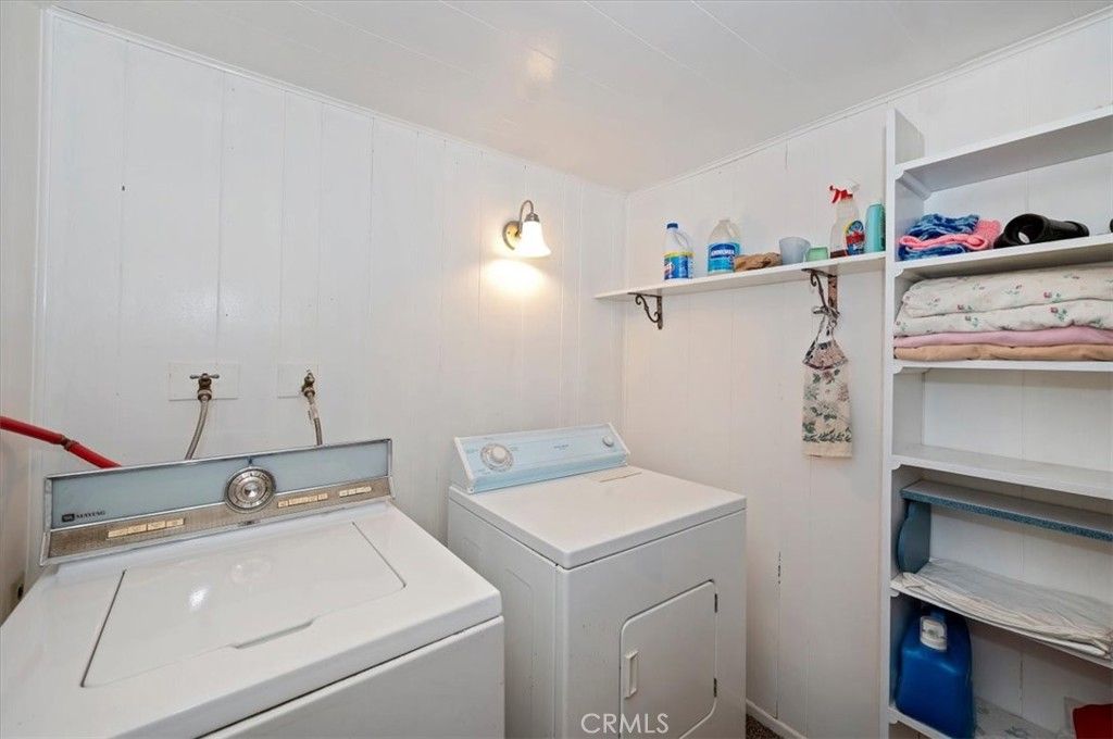 Image 33 of property listing at 695 Arth Drive, Crestline, CA 92325