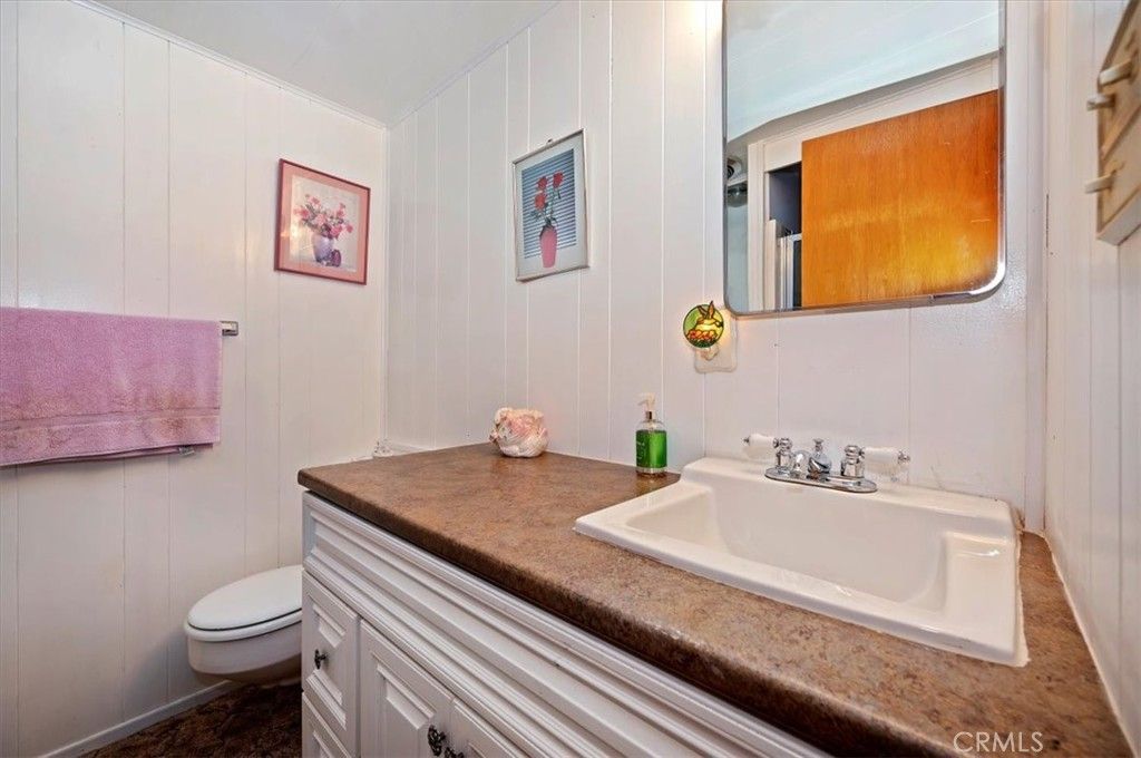 Image 37 of property listing at 695 Arth Drive, Crestline, CA 92325