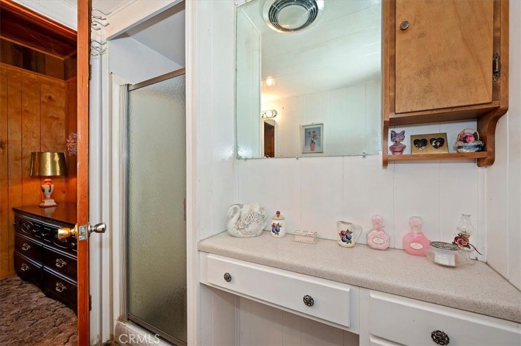 Image 38 of property listing at 695 Arth Drive, Crestline, CA 92325