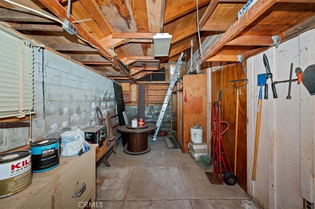 Image 42 of property listing at 695 Arth Drive, Crestline, CA 92325