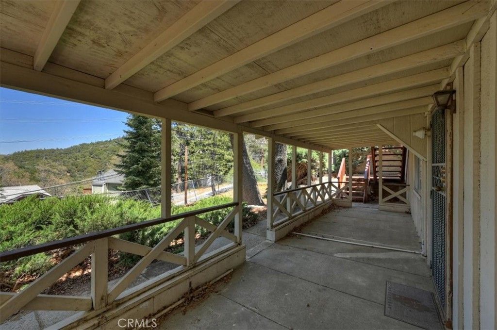 Image 43 of property listing at 695 Arth Drive, Crestline, CA 92325