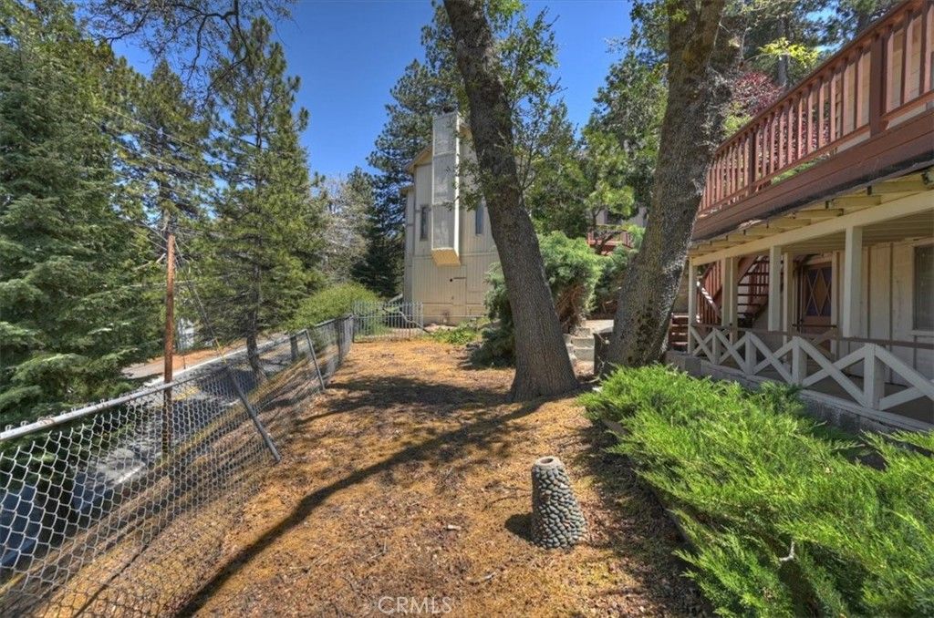 Image 45 of property listing at 695 Arth Drive, Crestline, CA 92325