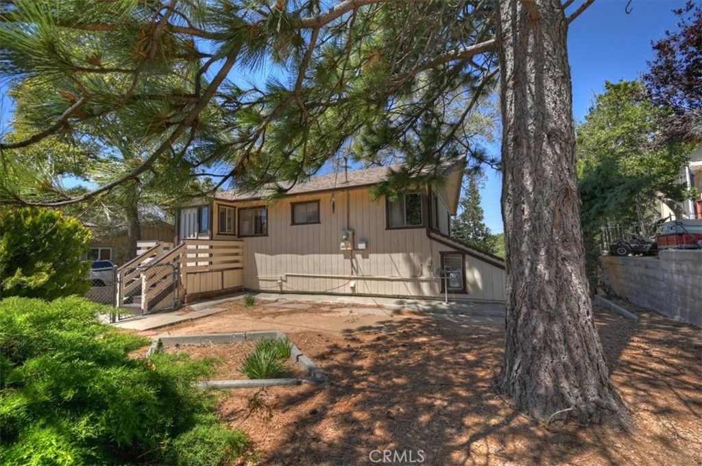 Image 47 of property listing at 695 Arth Drive, Crestline, CA 92325