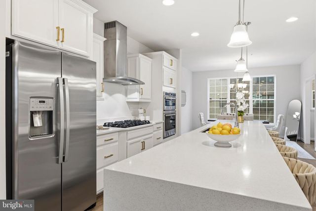 617 LEIGH WAY, Oxon Hill, MD 20745