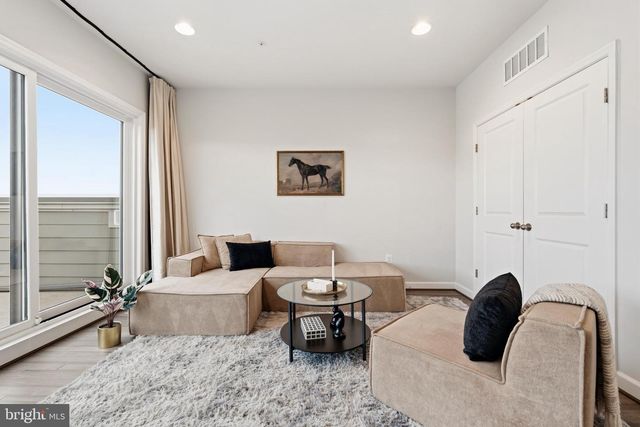 617 LEIGH WAY, Oxon Hill, MD 20745