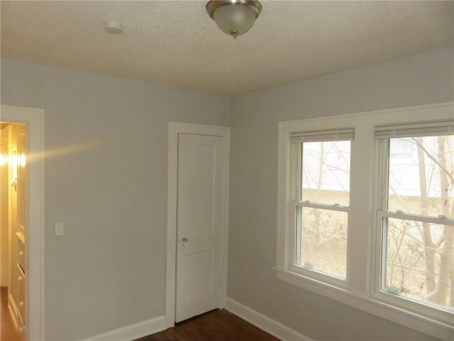 3942 Myrtle Avenue, Kansas City, MO 64130