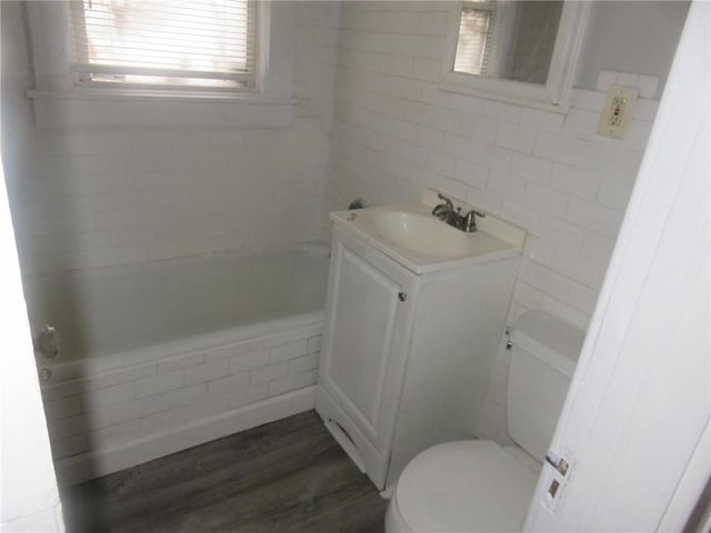 3942 Myrtle Avenue, Kansas City, MO 64130