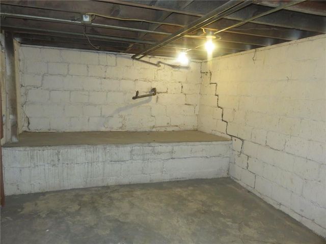 3942 Myrtle Avenue, Kansas City, MO 64130