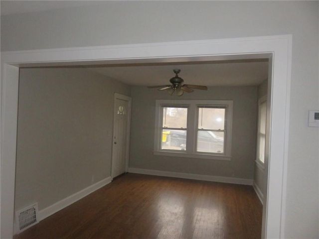 3942 Myrtle Avenue, Kansas City, MO 64130