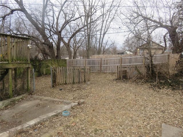 3942 Myrtle Avenue, Kansas City, MO 64130
