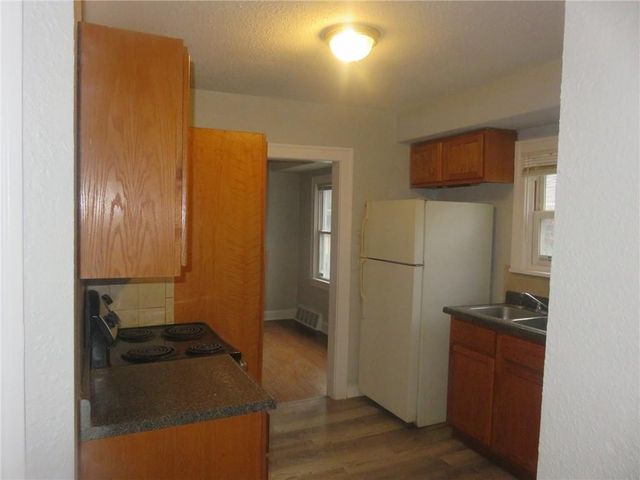 3942 Myrtle Avenue, Kansas City, MO 64130