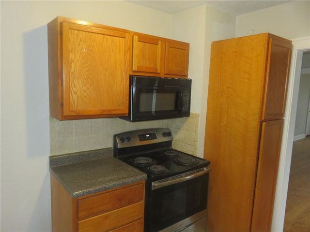 3942 Myrtle Avenue, Kansas City, MO 64130